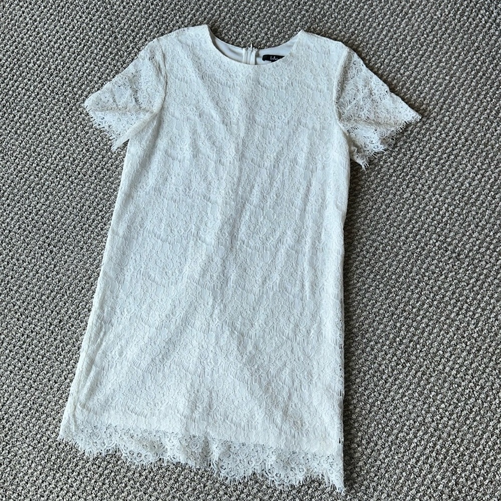 Lulu’s white dress